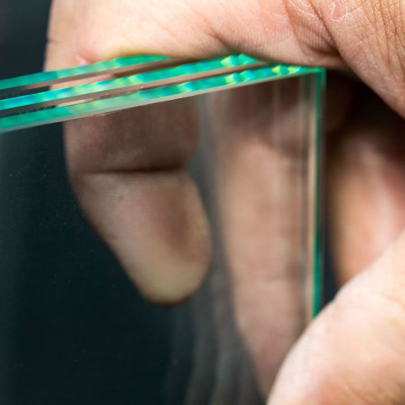 Verre sur mesure, vitrage et miroir sur mesure La Centrale du Verre