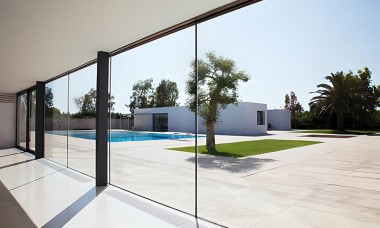 Choisir le bon type de vitrage pour une baie vitrée : notre guide complet